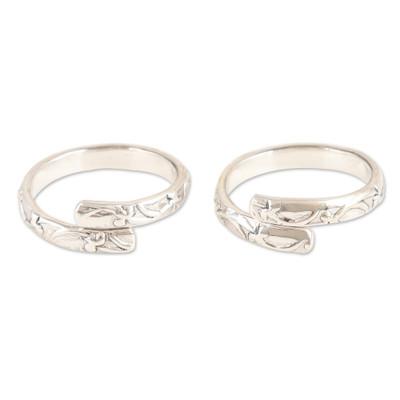 Leaf Hug,'Pair of Sterling Silver Toe Rings with L...