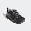 Wanderschuh ADIDAS TERREX "SWIFT R2 GORE-TEX" Gr. 42, schwarz (core black, dgh solid grey, purple tint) Schuhe Damen