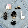 Broche Alpaga en Forme d'Animal de Dessin Animé Mignon Fruits Ananas Pomme Épingles en Émail