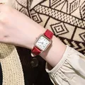 2023 neu eine Mode Frauen Uhr Leder armband Freizeit uhr Armband quadratisches Zifferblatt Gehäuse