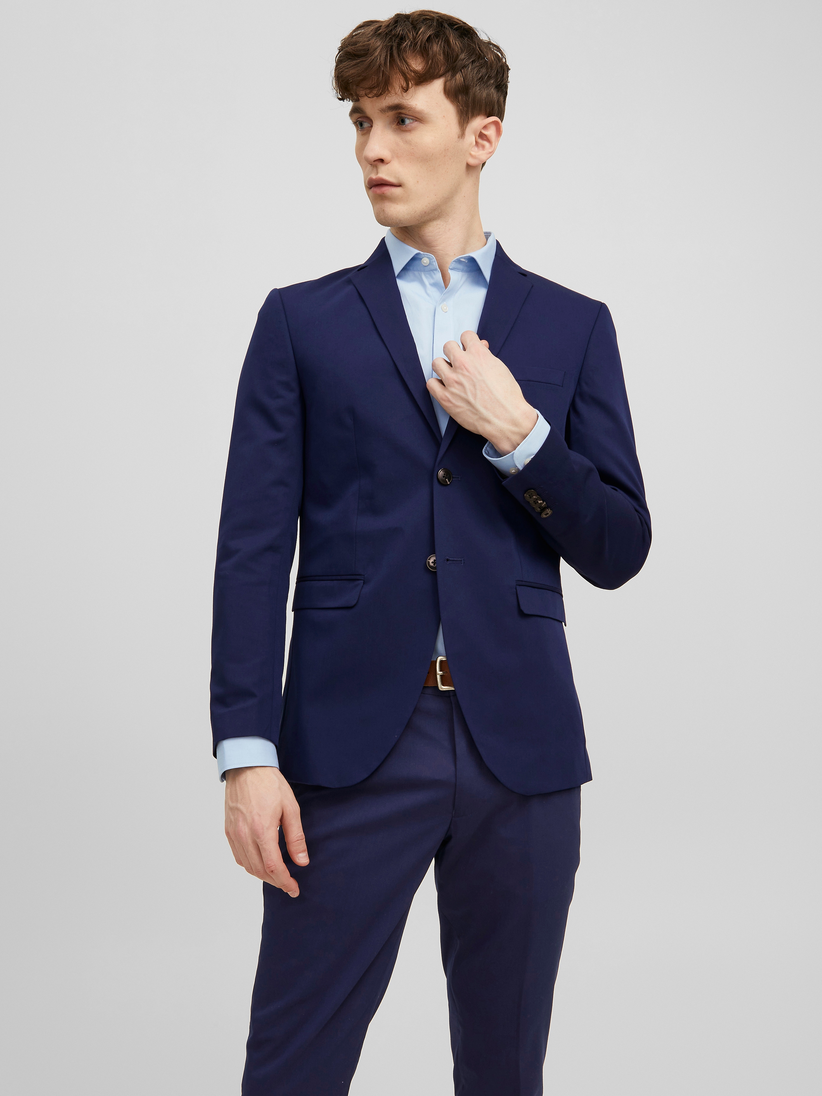 Sakko JACK & JONES "JPRFRANCO Blazer mit 2-Knopf-Form und extra schmalem Schnitt", Herren, Gr. 50, blau (medieval blau), Web, Obermaterial: 78% Polyester, 17% Viskose, 5% Elasthan, meliert, slim fit, 1-Knopf-Manschette, Sakkos Sakko, unifarben,...