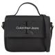 Umhängetasche CALVIN KLEIN JEANS "SCULPTED BOXY FLAP CB20 MONO" Gr. B/H/T: 20 cm x 16 cm x 4,5 cm, schwarz (black, metallic logo) Damen Taschen Handtaschen im handlichen Design