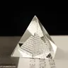 Energia di Guarigione Cava di Cristallo di Vetro Egitto Piramide Fengshui Figurine Chakra Guarigione