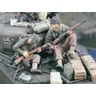 1/35 Resin Figure Model Building kit Diorama in miniatura storica 2 soldati statunitensi in serbatoi