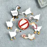 Untitled Goose Game Big Goose spilla cartoon cute smalto white Goose spilla accessori