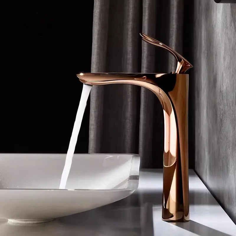Tuqiu Rose Gold Badarmaturen Kurze Waschbecken Wasserhahn Waschbecken Mischbatterie Heiß & Kalt Deck montiert Toilette Kran Wasserhahn