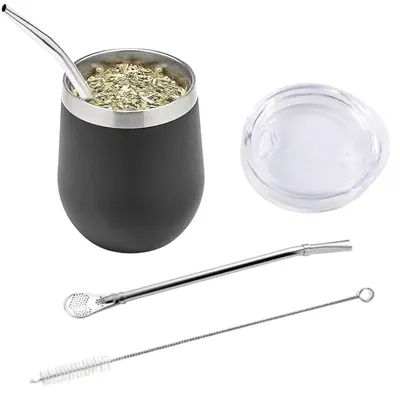 Das Bombilla-Set enthält einen Yerba Mate-Kürbis (Tasse) mit einer doppelwandigen Mate-Tee tasse aus