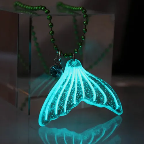 Neue leuchtende Meerjungfrau Fischschwanz Kristall Anhänger Halskette leuchten in der Dunkelheit