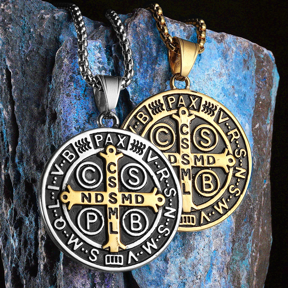 St.Benedikt Exorzismus Leistungsstarke Amulett Männer Halsketten Edelstahl Anhänger Kette Frauen Schmuck Vintage Halloween Geschenke Großhandel Image