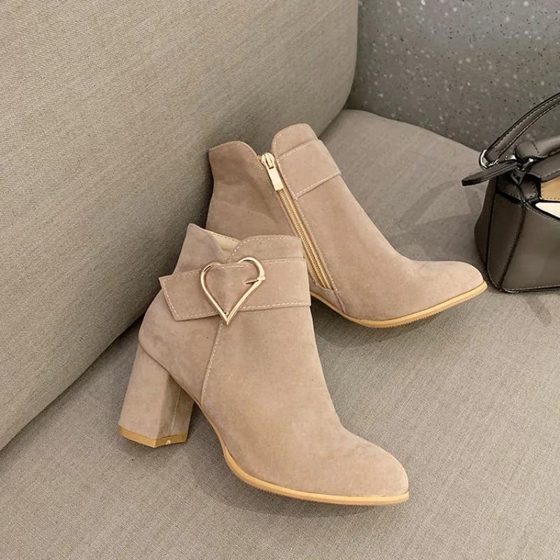 Schuhe Big Red Booties Damen-Stiefeletten aus Wildleder mit Absatz, sehr hohe Absätze, kurze Schuhe für Damen, Designer-Luxusqualität, neu
