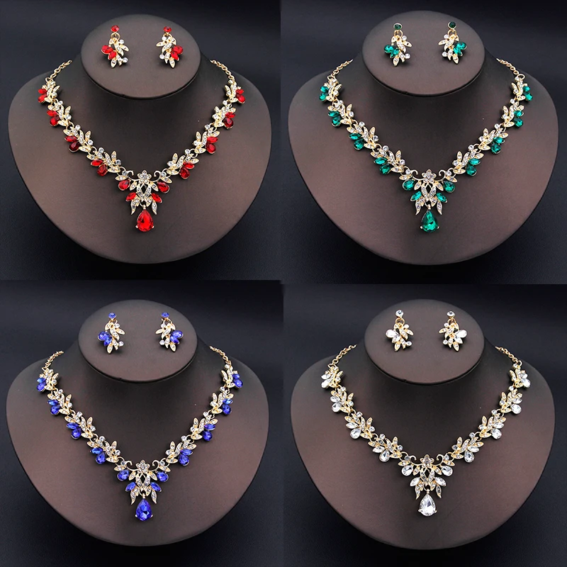 Set di collane alla moda eleganti per le donne Orecchini pendenti Collare da principessa Set di due pezzi Gioielli da sposa Accessori da sposa da sposa