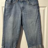 Levi's Jeans | Levi's Size 6 Capri Jeans Womens Blue Cuffed 5 Pocket Denim Logo Red Tab | Color: Blue | Size: 6