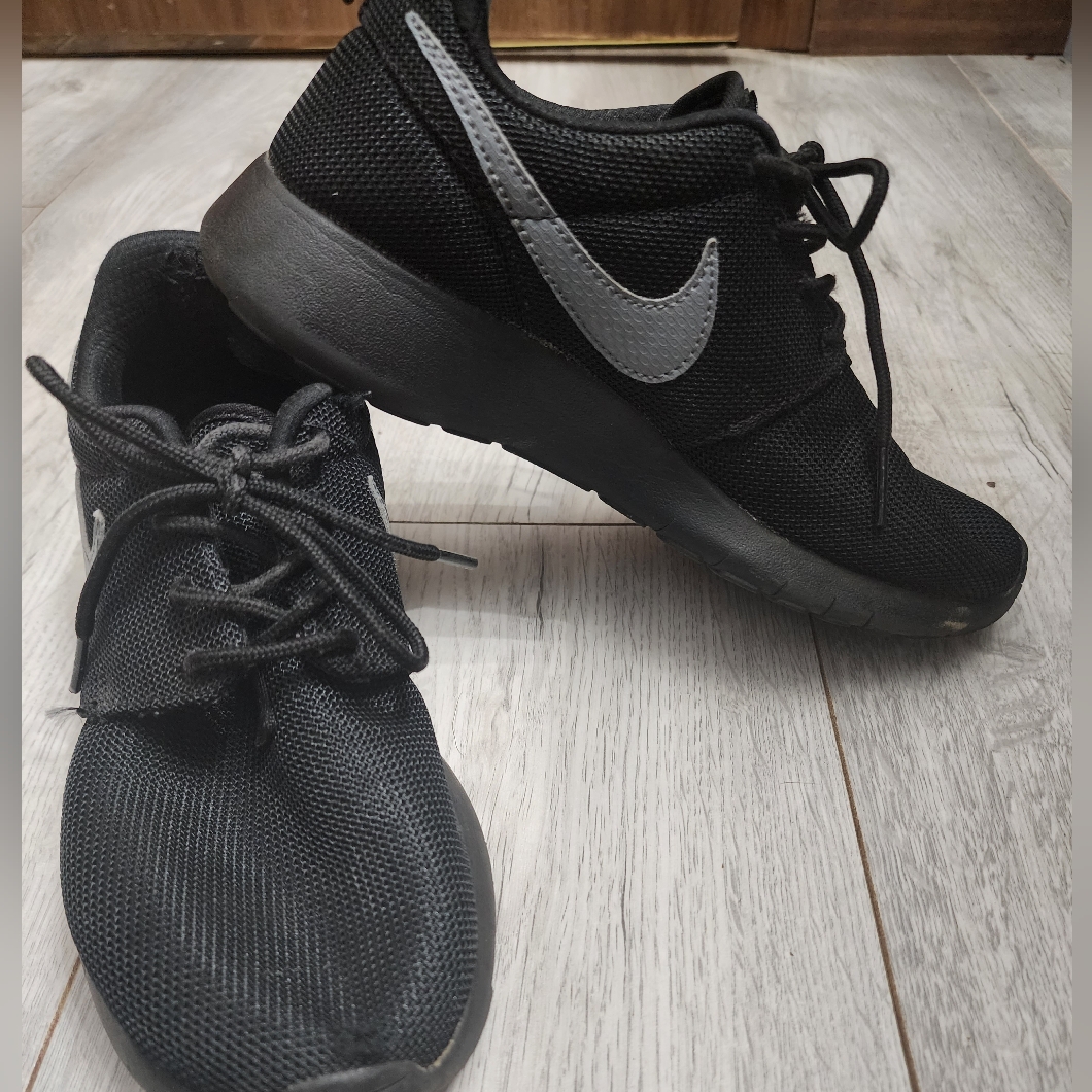 Nike Shoes | Boys Nike Running Tennis Shoes | Color: Black | Size: 4.5 Y