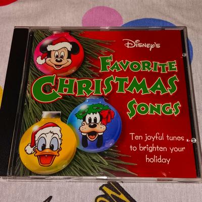 Disney Media | 1998 Disney Favorite Christmas Songs Vintage Cd Music 90s X-Mas X Mas Xmas | Color: Green/Red | Size: Cd