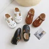 Kinder t Riemen Lederschuhe Mädchen Aushöhlungen Prinzessin Schuhe Jungen atmungsaktive Wohnungen schwarz weiß Kind Baby Kleinkinder Sommer Herbst