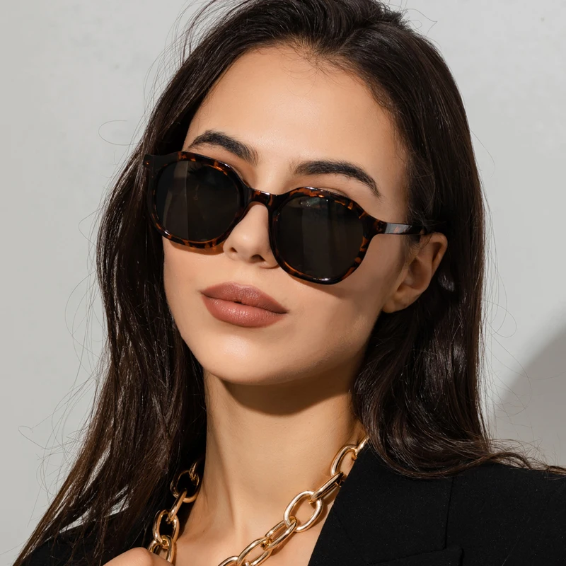 Trend ige ovale Sonnenbrille Frauen Vintage Marke Designer grün Leopard Sonnenbrille weibliche kleine beliebte Brillen Brillen schirme