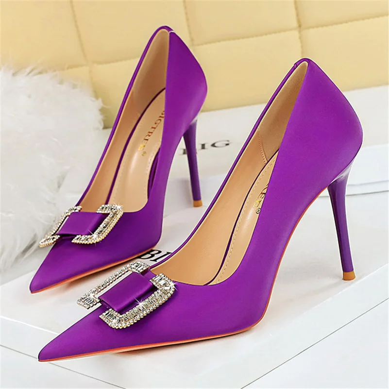 Frauen 11cm High Heels Satin Seide Kristall Schnalle Pumps Dame Hochzeit Braut Heels Escarpins Laufsteg grün lila Pfirsich blau Schuhe