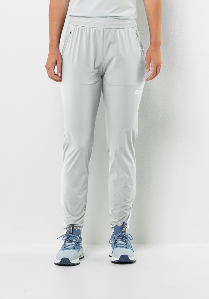Relaxhose JACK WOLFSKIN "PRELIGHT CHILL PANTS W", Damen, Gr. L (42/44), Normalgrößen, grau (cool, grau), 1. OBERSTOFF: 86% POLYAMID, 14% ELASTHAN 2. OBERSTOFF: 85% POLYAMID, 15% ELASTHAN 1.LINING 100% POLYESTER, Hosen Image