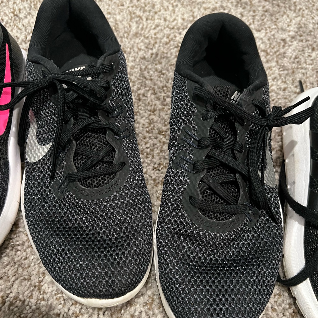 Nike Shoes | Women’s Nike Tennis Shoes | Color: Black/Silver | Size: 8