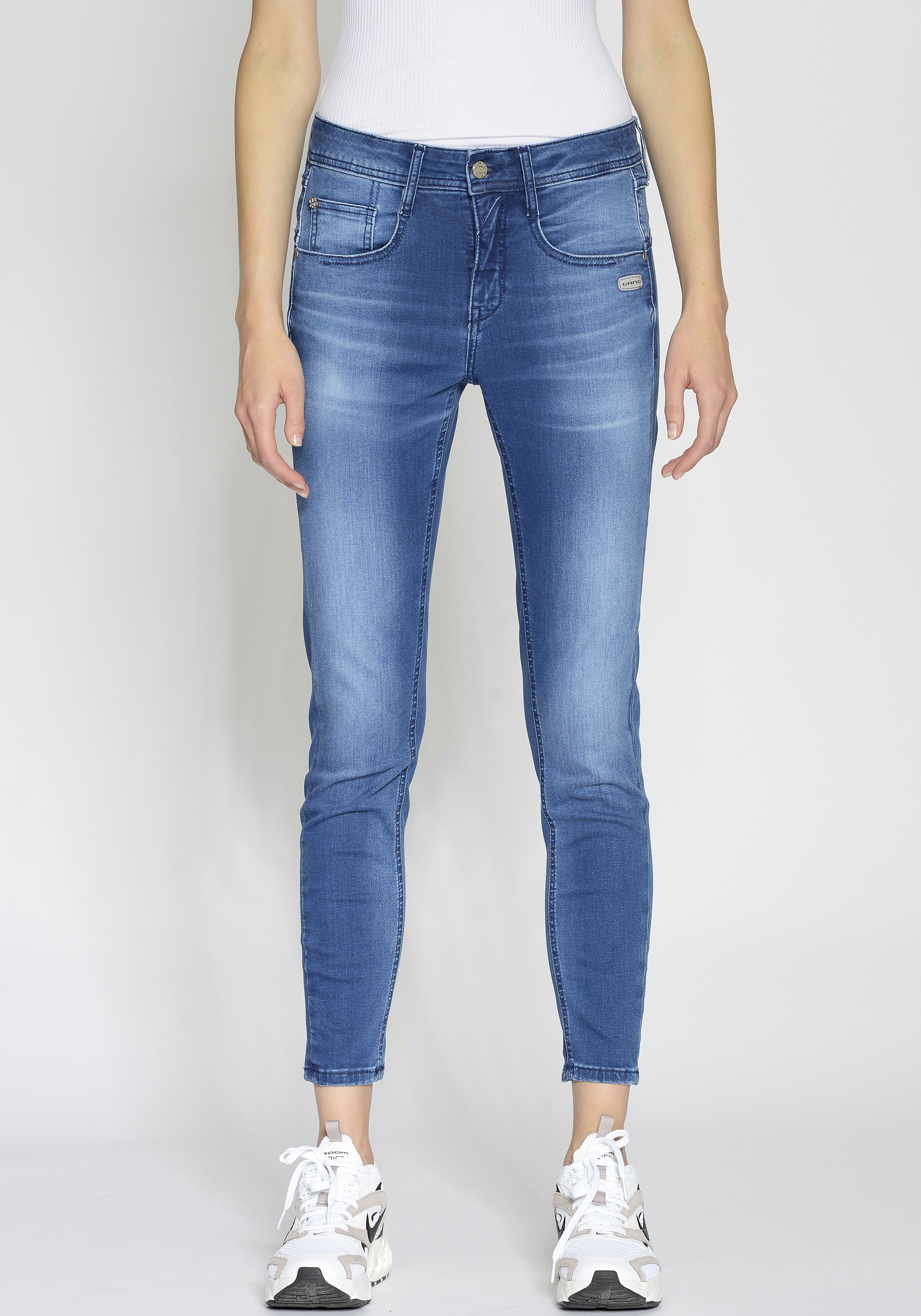 Relax-fit-Jeans GANG "94AMELIE", Damen, Gr. 29, N-Gr, blau, Denim/Jeans, Obermaterial: 88% Baumwolle, 9% Polyester, 3% Elasthan, bequem knöchelfrei, Jeans, CROPPED - Relaxed fit Image