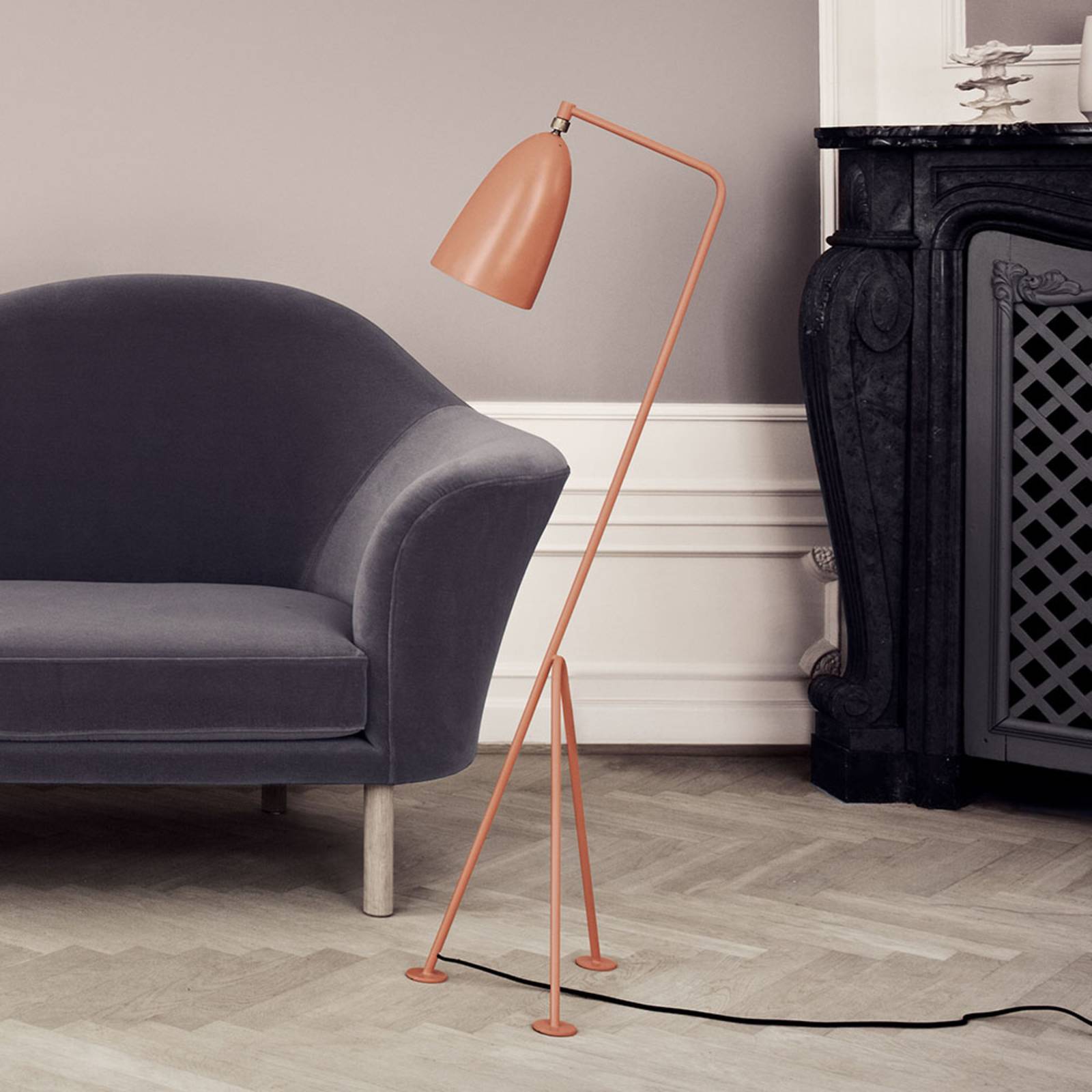 GUBI Design Stehlampe Gräshoppa, rot, für Wohn- / Esszimmer, Metall, Design, Stehlampe