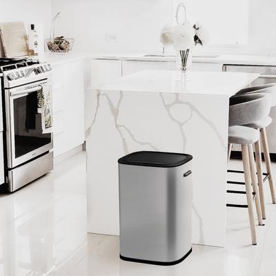 13 Gallon Trash Can with Lid