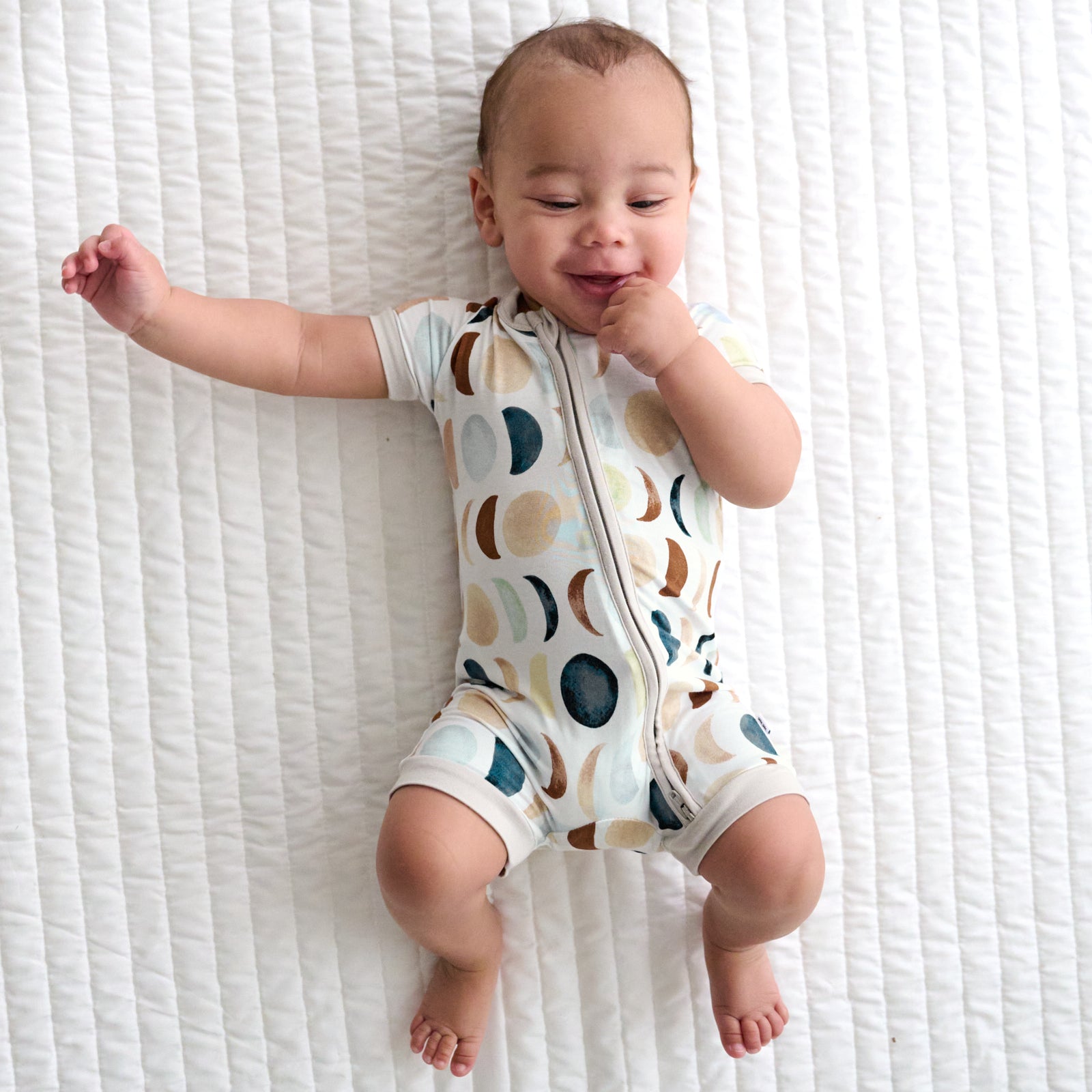 Luna Neutral Shorty Zippy - 3-6 months