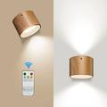 Lot de 2 lampes murales LED avec télécommande, lampe à rondelle à capteur, fonctionne sur batterie rechargeable de 3000 mAh, lumière sans fil tricolore à intensité variable, rotation magnétique à 360