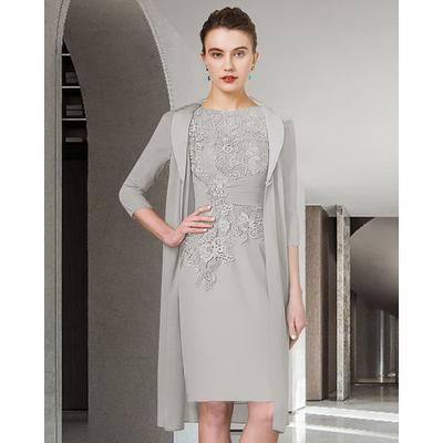 Two Piece Sheath / Column Mother of the Bride Dress Wedding Guest Church Elegant Plus Size Jewel Neck Knee Length Chiffon Lace Half Sleeve Wrap Included Jacket Dresses with Ruched Appliques 2024