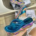 Per donna Pantofole Ciabatte Infradito Sandali con plateau Infradito Pantofole da esterno Esterno Spiaggia Estate Zeppa Elegante Informale minimalismo PU Mocassino Argento Rosa Verde Chiaro