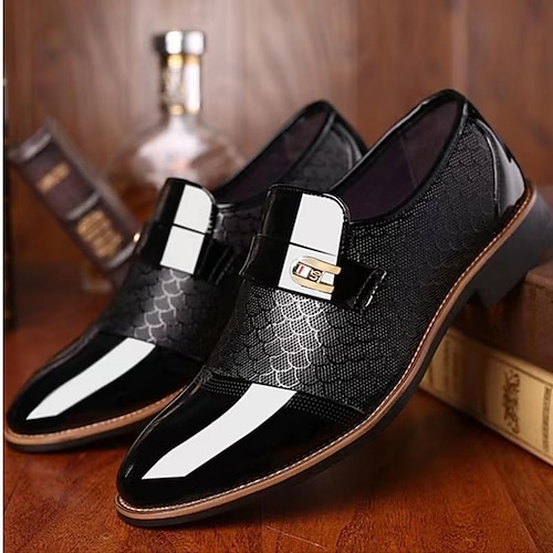 Schwarze Herren-Loafer aus Lack-Kunstleder mit strukturiertem Schuppenmuster und Metallschnalle, elegante Slip-On-Abendschuhe für Hochzeiten, geschäftliche und formelle Anlässe Image