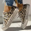 Scarpe di tela con rivetti leopardati neri per le donne Trend Fashion Chic Point Designer Sneakers
