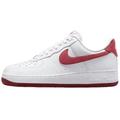 NIKE Herren Air Force 1 '07 Sneaker, White Adobe Team Red Dragon Red, 39 EU