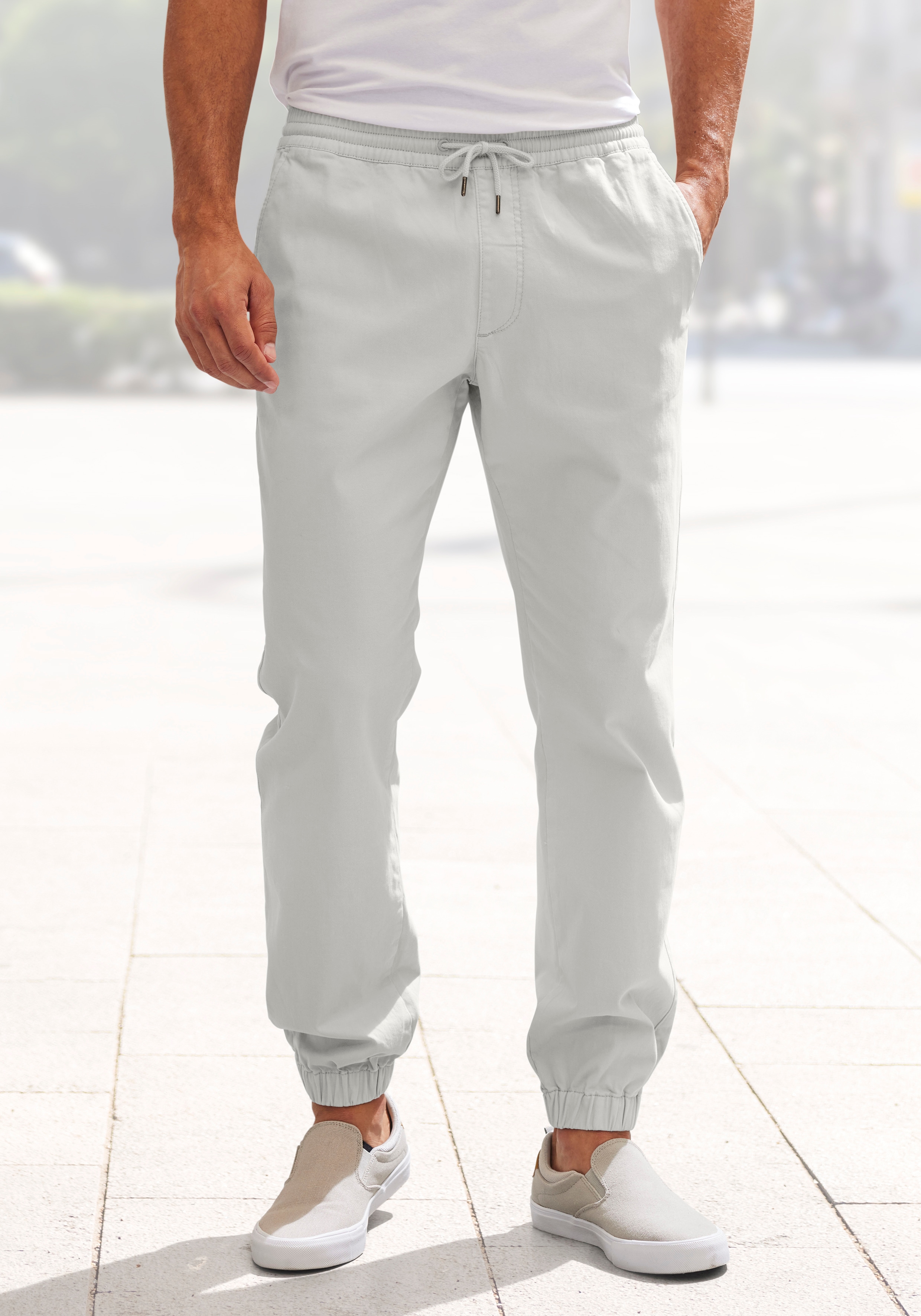 Jogger Pants JOHN DEVIN "Jogg Pants", Herren, Gr. L (52/54), N-Gr, grau (hellgrau), Web, Obermaterial: 97% Baumwolle, 3% Elasthan, unifarben, bequem lang, Hosen, aus elastischer Baumwoll-Qualität