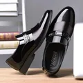 Mocassini classici per uomo scarpe eleganti Oxfords scarpe in pelle verniciata scarpe formali per