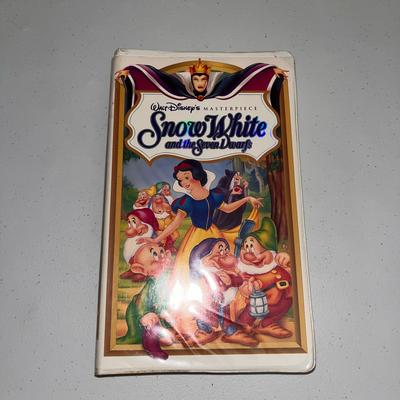 Disney Other | Disney’s Masterpiece Collection Snow White Vhs Movie 1524 | Color: Black/White | Size: Os