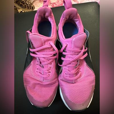 Nike Shoes | Women’s Nike Air Pink Tennis Shoes 7.5 | Color: Pink | Size: 7.5