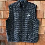 The North Face Jackets & Coats | Euc The North Face Bold Black Zip Front Thermoball Quilted Vest - Men's X-Large | Color: Black | Size: Xl