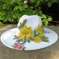 Weiße Fedora Hüte 3d bestickte Blumen Fedora Männer und Frauen Hüte Jazz Hüte Frauen Hüte Großhandel