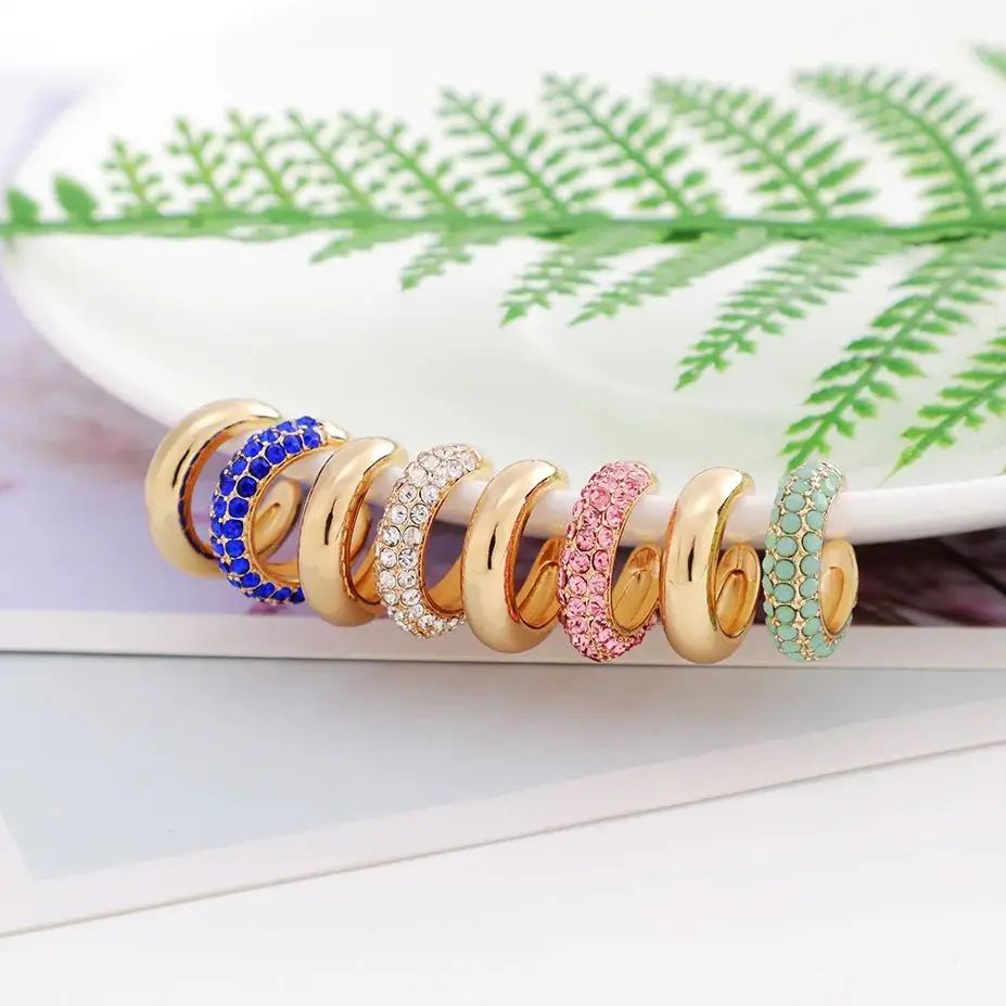 2PCS Asymmetrische Zirkonia Ohr-clip Ohrringe für Frauen Mädchen CZ Knorpel Ohr Manschetten Kein Piercing Hochzeit Schmuck Image