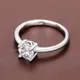 Huitan Silber Farbe Frauen Ringe Solitaire Zirkonia Kristall elegante Hochzeits vorschlag Ringe für