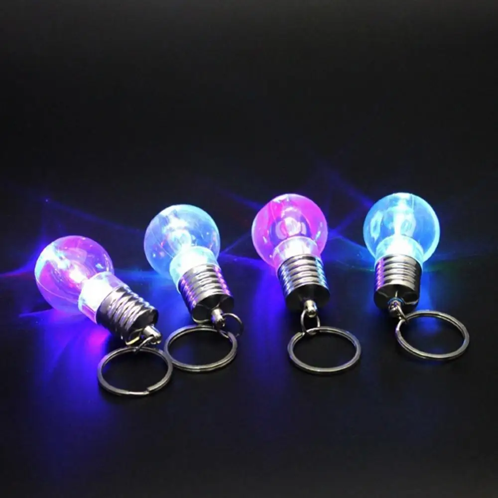 Mini Farbwechsel Auto Schlüsselanhänger LED Taschenlampe Glühbirne Lampe Schlüsselanhänger Schlüsselanhänger Weihnachtsgeschenk Image