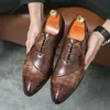 Neue braune Derby-Schuhe für Männer spitze Zehen Schnürung schwarze Herren formelle Schuhe hand gefertigte Business-Größe 38-46