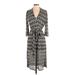 Alice + Olivia Casual Dress - Midi V Neck 3/4 sleeves: Gray Chevron/Herringbone Dresses - Women's Size 2