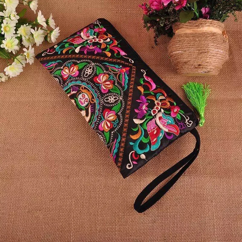 Style ethnique enveloppe sac pour femmes sacs à main femme téléphone sac à main rétro mode brodé bracelet sacs portefeuille sac à main