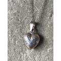 A Pretty Vintage Silver Heart Shaped Locket & Chain Sku8553