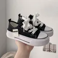 Chaussures en toile pour femmes baskets décontractées coréennes basses petites chaussures blanches