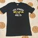 Levi's Shirts & Tops | Levi Logo Short Sleeve Black Graphic T Shirt Tee Top Medium Size 10/12 Big Boys | Color: Black/Yellow | Size: 10b