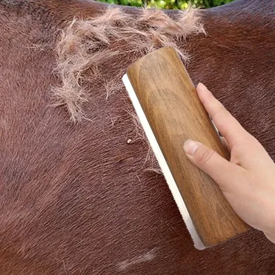 Horse Groomings Brush Scrapers Wooden Handle Horse Shedding Brush Groomings Tool Painlessly Remove