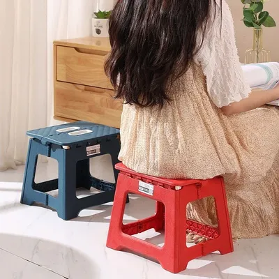 Tragbarer Mini-Outdoor-Hocker-verdickter Kunststoff-Klappstuhl und Mazar-Bank für Erwachsene und Kinder